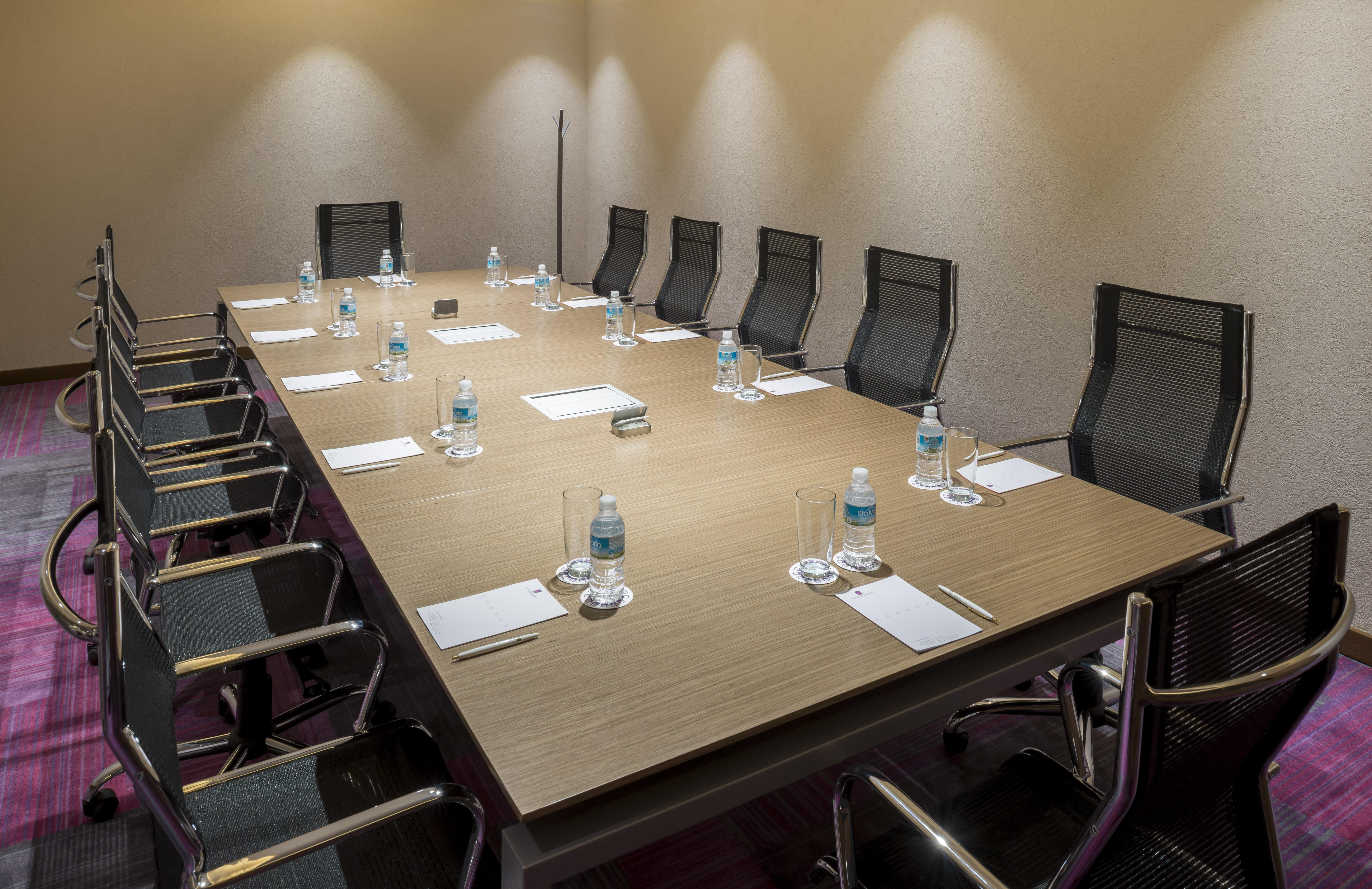 מלון Camino Real Pedregal Mexico מראה חיצוני תמונה A boardroom table
