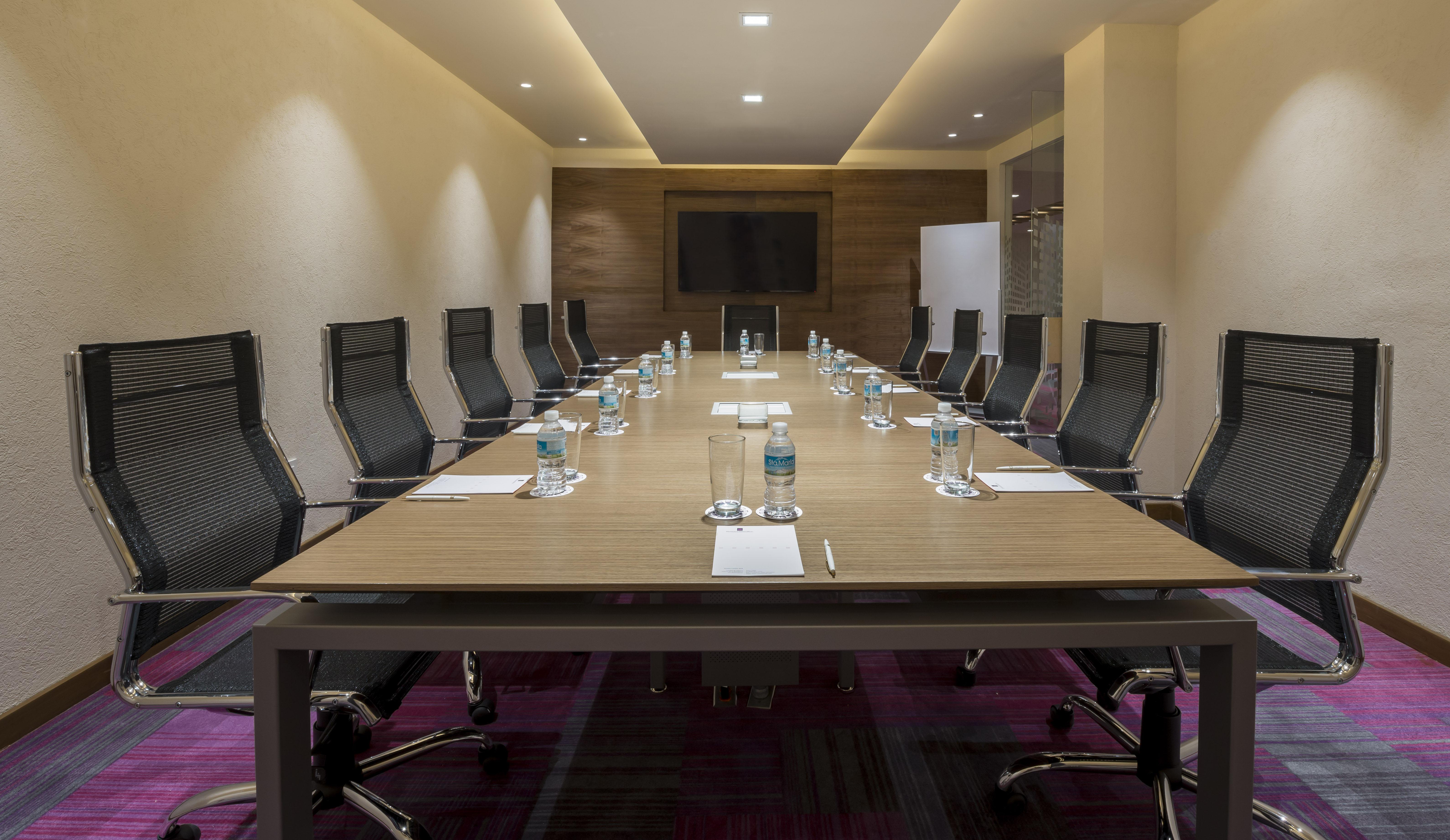 מלון Camino Real Pedregal Mexico מראה חיצוני תמונה Boardroom at W Bengaluru