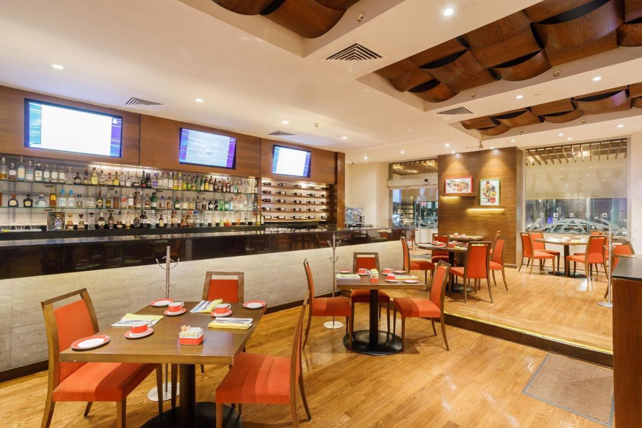 מלון Camino Real Pedregal Mexico מראה חיצוני תמונה The interior of the restaurant