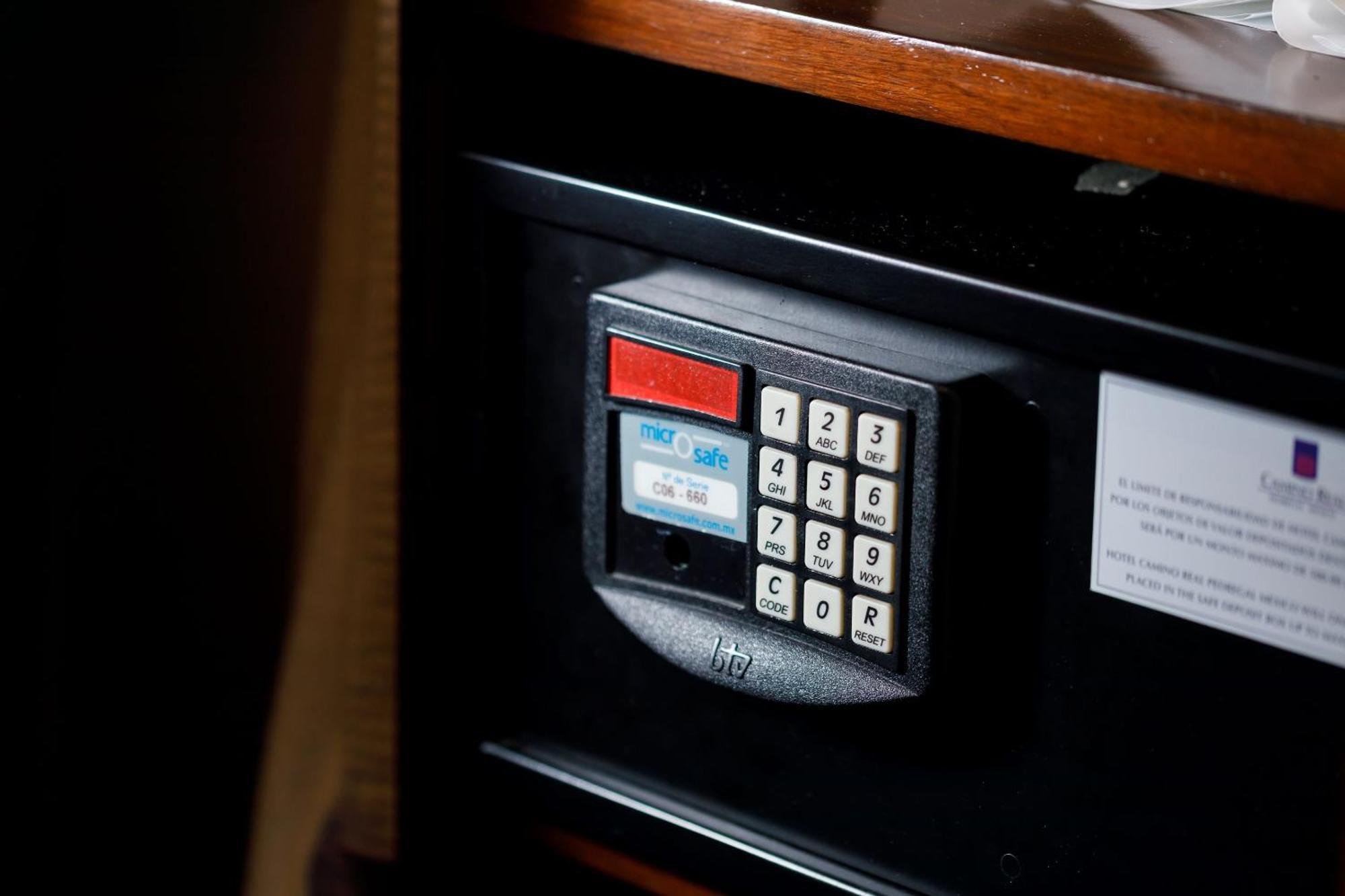 מלון Camino Real Pedregal Mexico מראה חיצוני תמונה A safe with a keypad